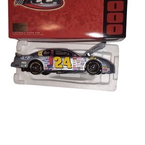 2000 Jeff Gordon NASCAR 1/24 Millennium Dupont Chevy Bank